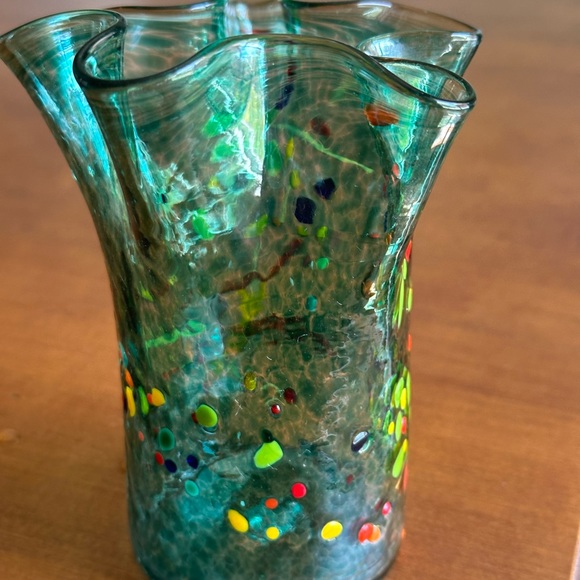 Murano Style Confetti Ruffle
Rim Art Glass Vase R Makers Mark
5" Tall - Picture 11 of 12